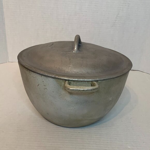 Jamaican Dutch Pot 9.5" x 5" Cast Aluminum Material - Picture 4 of 12
